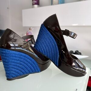 RARE 💙🤎 Castaner Brown Patent Blue espadrille Wedge Shoe 37/7